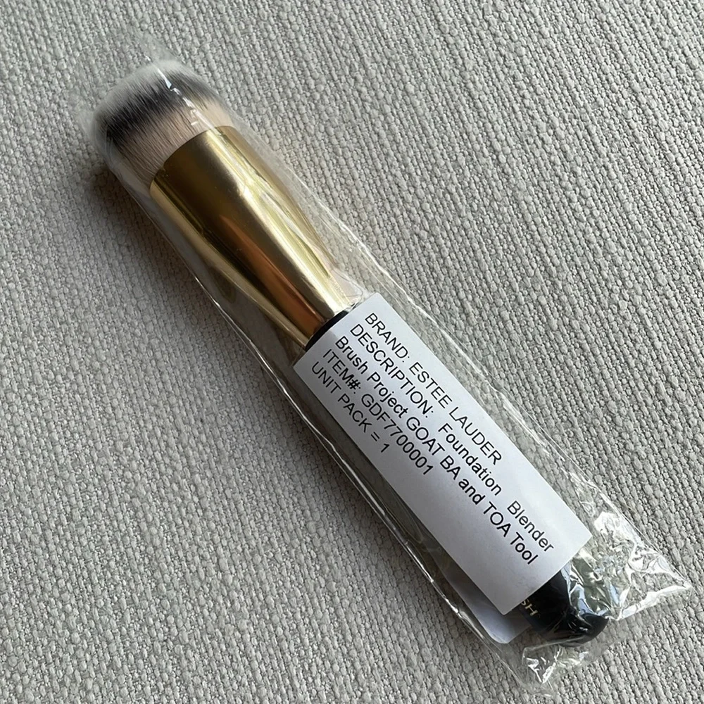 Estee Lauder Foundation Blender Brush - new!